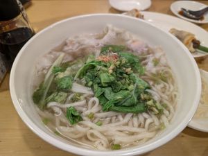 三日目
排骨チャーハン、牛肉ロール、小籠包、塩ラーメン