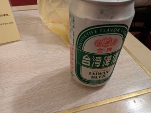 三日目
台湾ビール、パン屋のエッグタルト、メトロ直結の本屋さん、街のバイク置き場