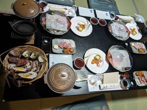 泊まりは志摩半島の新八屋さん。オーシャンビューで部屋食でした。