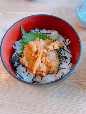 弥彦神社
ウニがとても美味しい