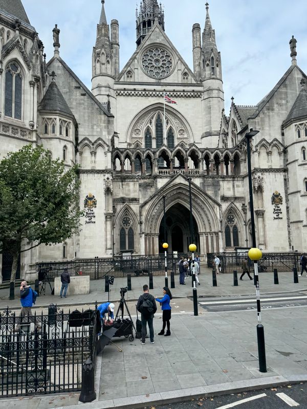 イギリス(英国)・ロンドン「人生初のバックパック🎒旅行✈️ 」の写真：ロンドンバスの2階から撮った写真🤳