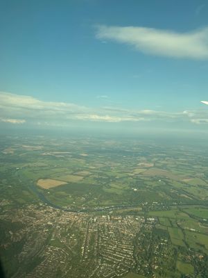 ロンドン　ヒースロー空港✈️着です。