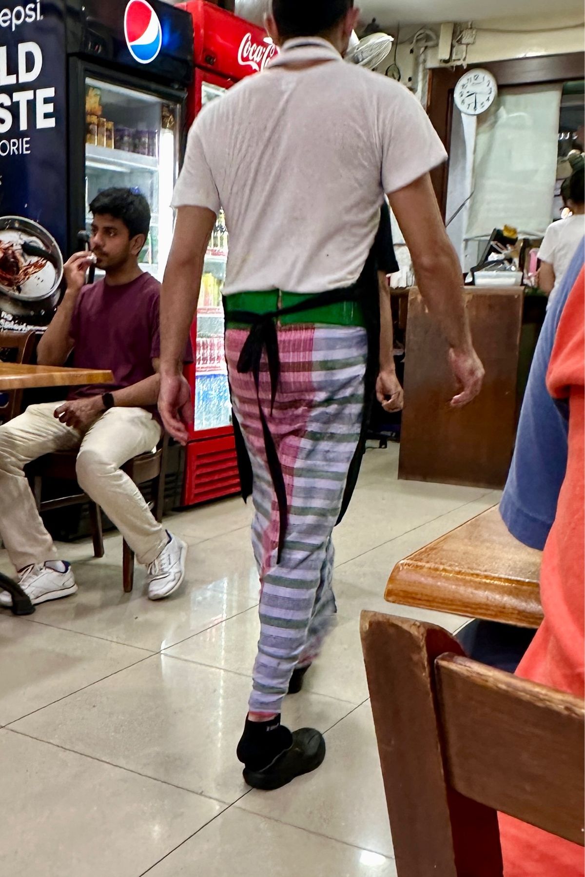 晩ご飯は、カナダ人妻が行きたかったとHameediyah Restaura...