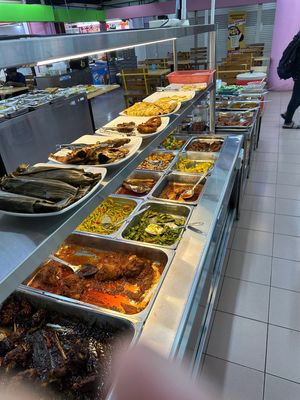 最後の夕食はNasi Kandar ICT。
JENホテル横の大きなモール...