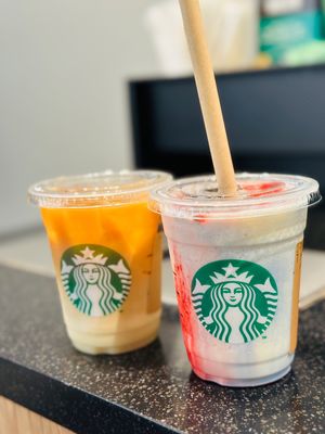 鼓門からのStarbucks