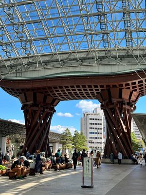 鼓門からのStarbucks