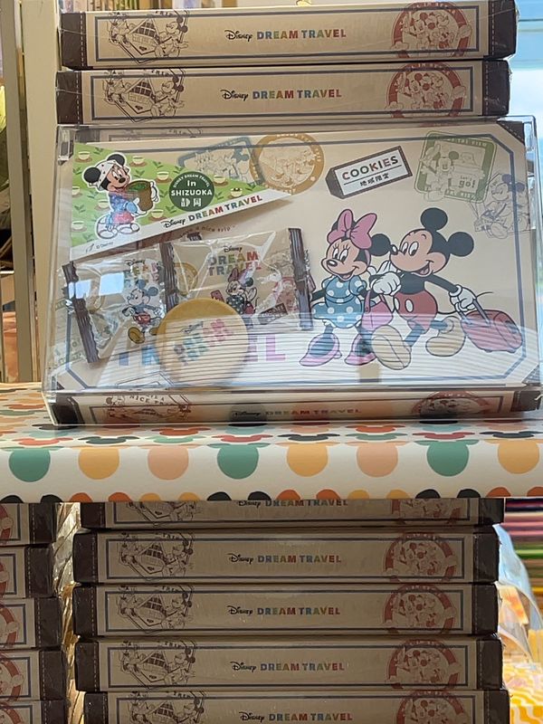 日本・静岡県「彼の誕生日記念 三島旅行」の写真：道中で見つけたディズニーのトラベルグッズ...