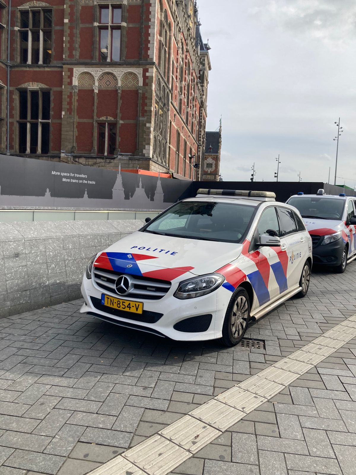 救急車と遭遇ならず🥲駅はめちゃくちゃ大きい！