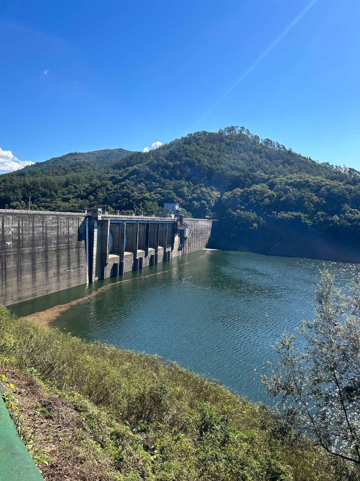 御歳70歳を迎えた、北上川系最大のダム。
普段車がないと辿り着けないダムな...
