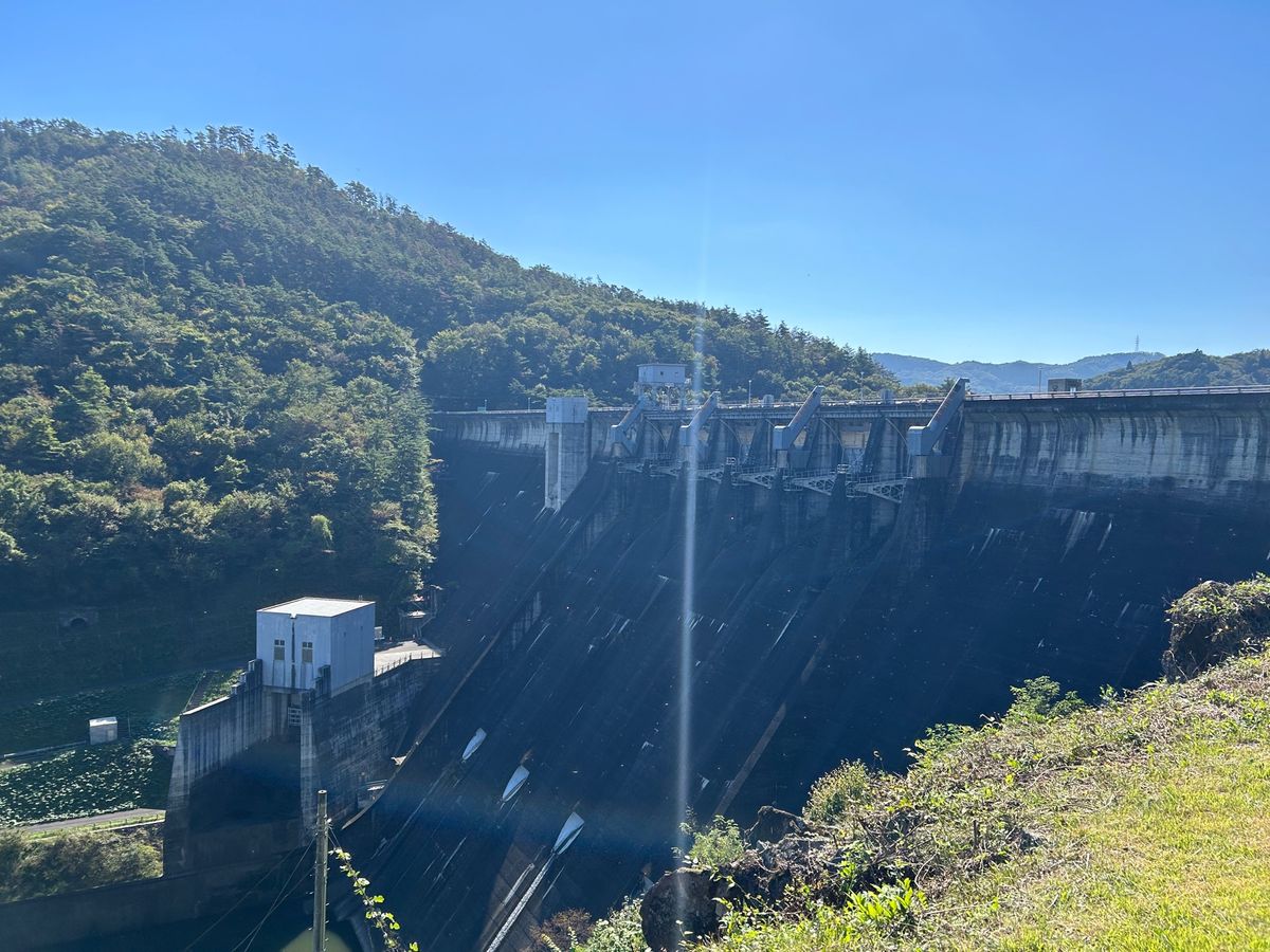 御歳70歳を迎えた、北上川系最大のダム。
普段車がないと辿り着けないダムな...