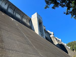 フーチング階段。
ダム横にある階段。ここは割とほかのダムの見学会でも開放し...