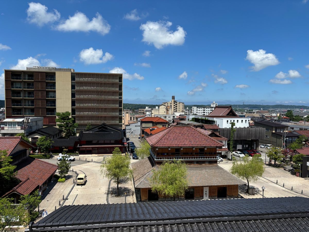 行きませんでしたが旅館の前には古総湯があります。