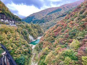 鳴子ダムにも行ってきました。こちらの紅葉も綺麗でした。