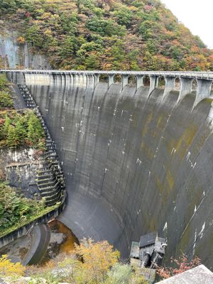 鳴子ダムにも行ってきました。こちらの紅葉も綺麗でした。