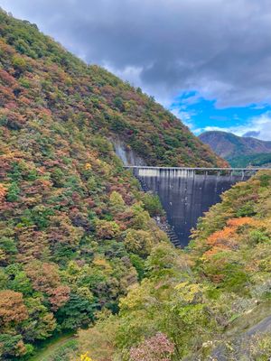 鳴子ダムにも行ってきました。こちらの紅葉も綺麗でした。