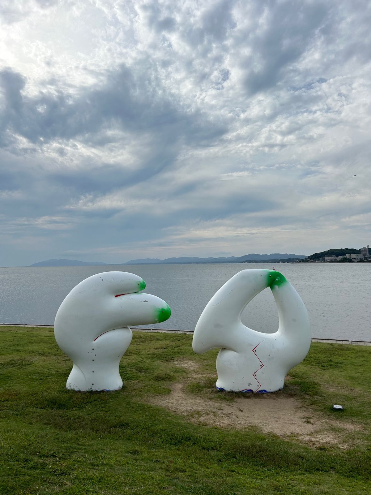 岸公園のオブジェ🏞
宍道湖と空と太陽で景色が綺麗すぎた
