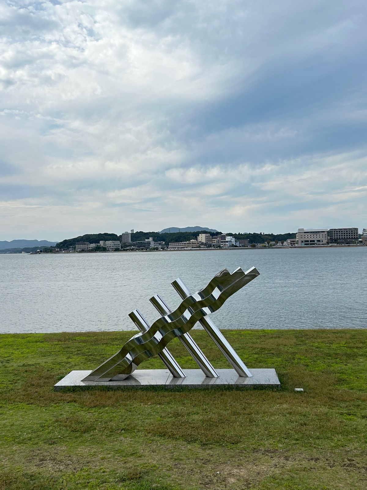 岸公園のオブジェ🏞
宍道湖と空と太陽で景色が綺麗すぎた