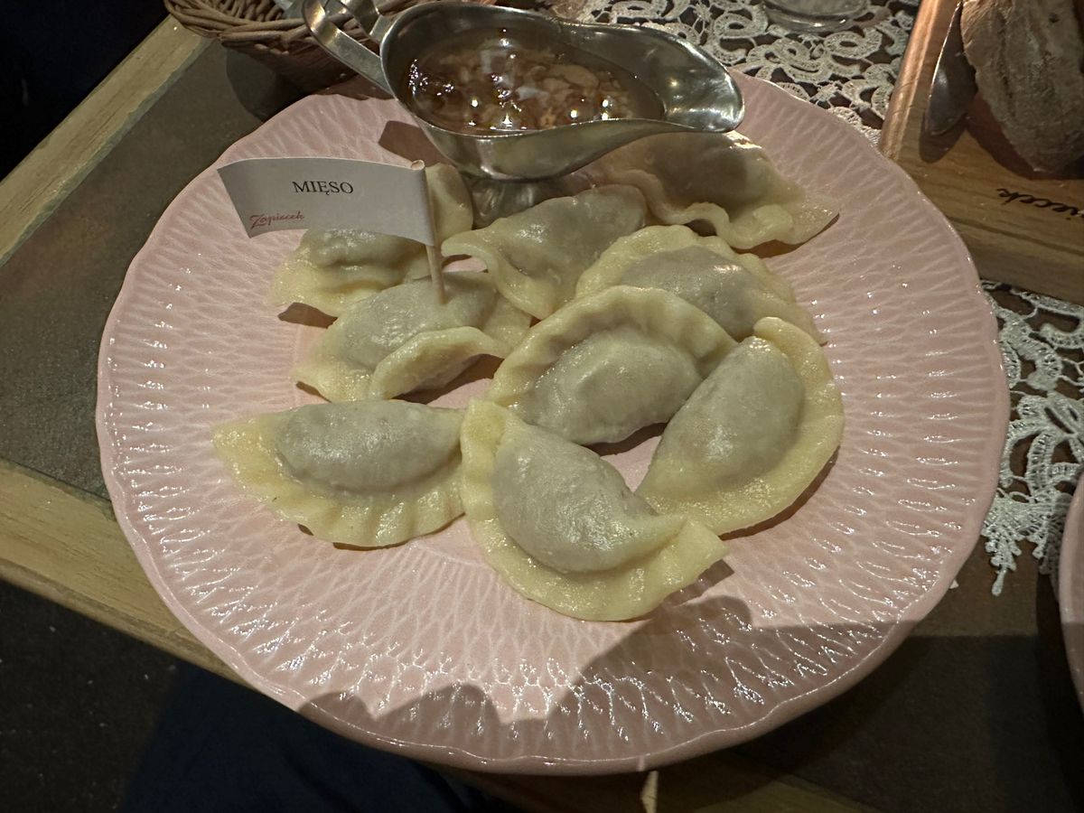 12/28
ワルシャワでの初ポーランド料理
ピエロギ、ジュレック、ポーラン...