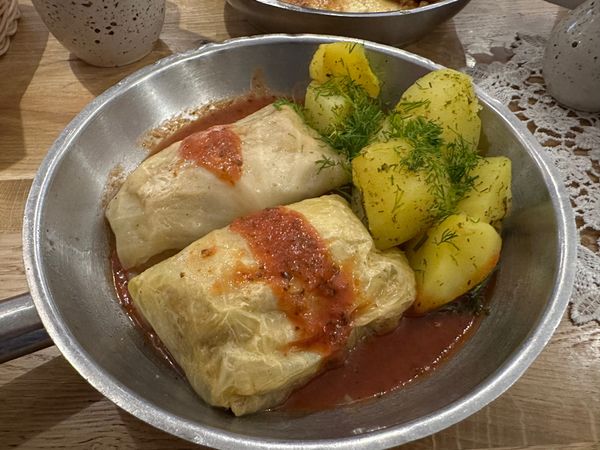 ポーランド・ワルシャワ「ポーランド旅行」の写真：1/2
ポーランド料理
ゴヴォンブギ、揚...