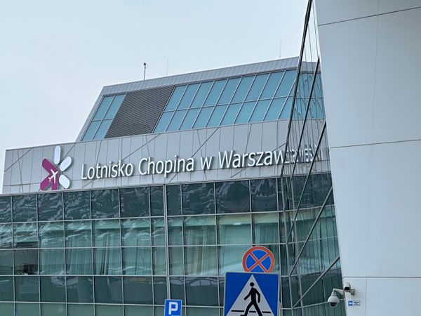 カタール・ドーハ「ポーランド旅行　ドーハ滞在」の写真：1/3
ワルシャワ・ショパン空港からドー...