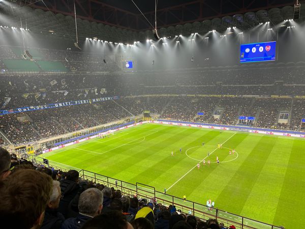 イタリア・ミラノ「ミラノ、バリャドリッド」の写真：CL インテル-アーセナル