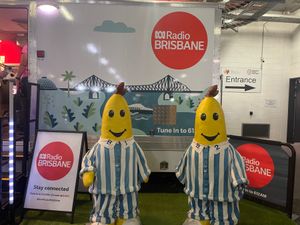 EKKA2 ショーバック巡りと動物たちとの触れ合い…何でそんなに食欲旺盛な...