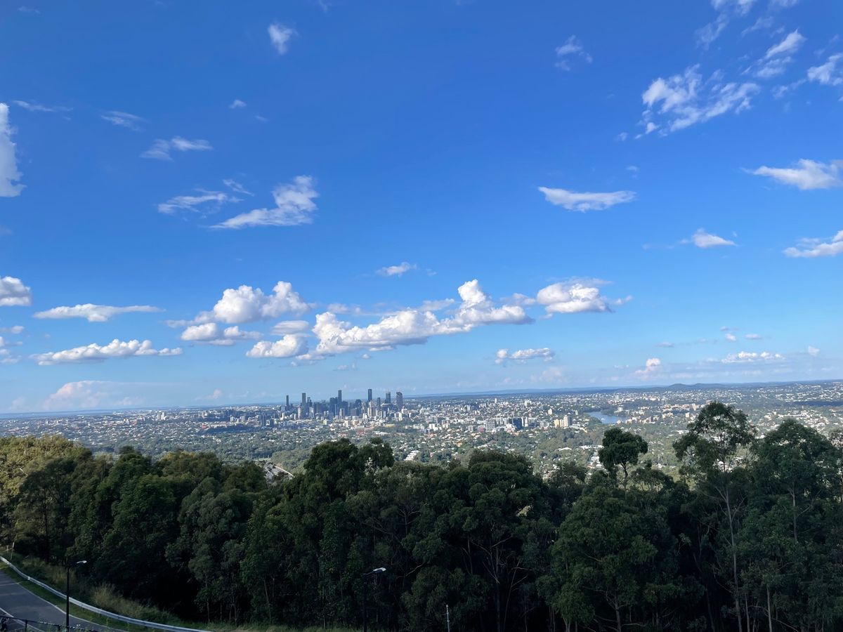 ブリスベンは空が綺麗♡
マウントクーサから見るシティはコンパクト