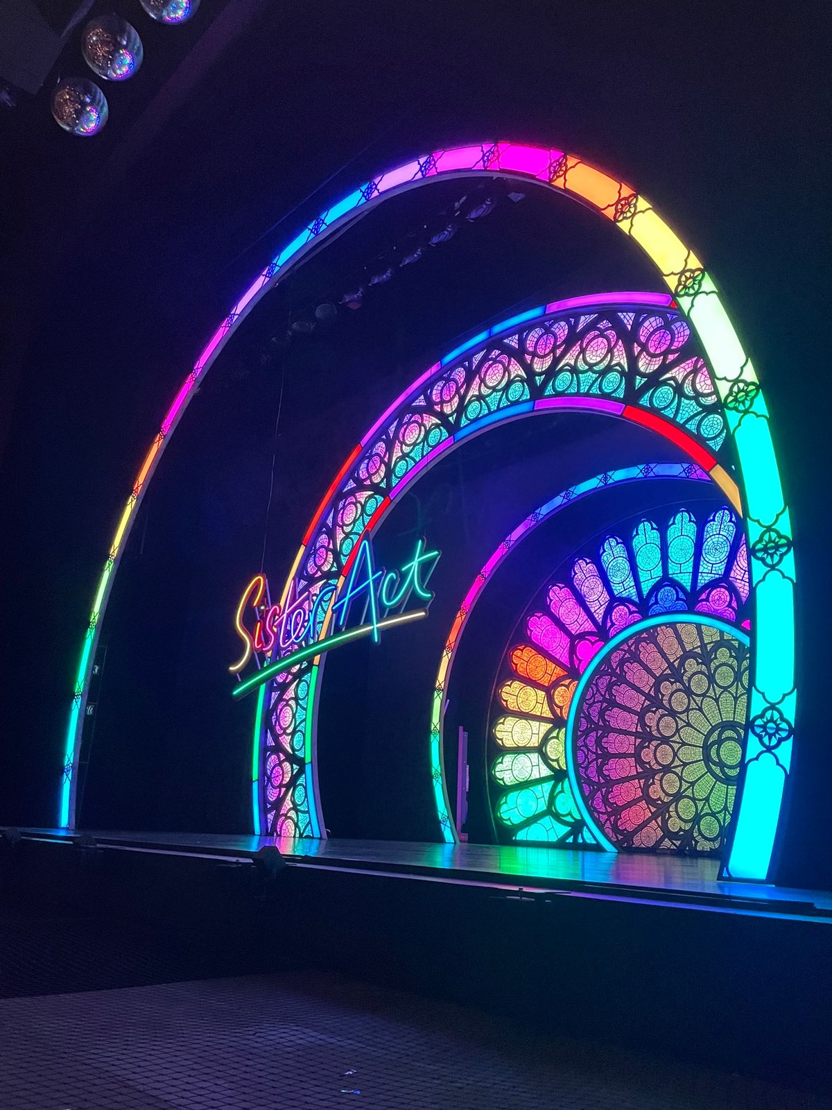 オーストラリア動物園
ストーリーブリッジ
シスターアクト
フィッシュ&チッ...