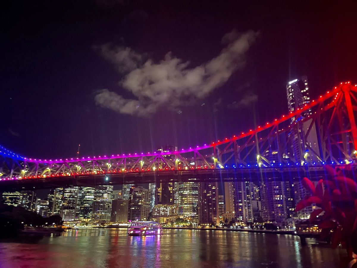 オーストラリア動物園
ストーリーブリッジ
シスターアクト
フィッシュ&チッ...