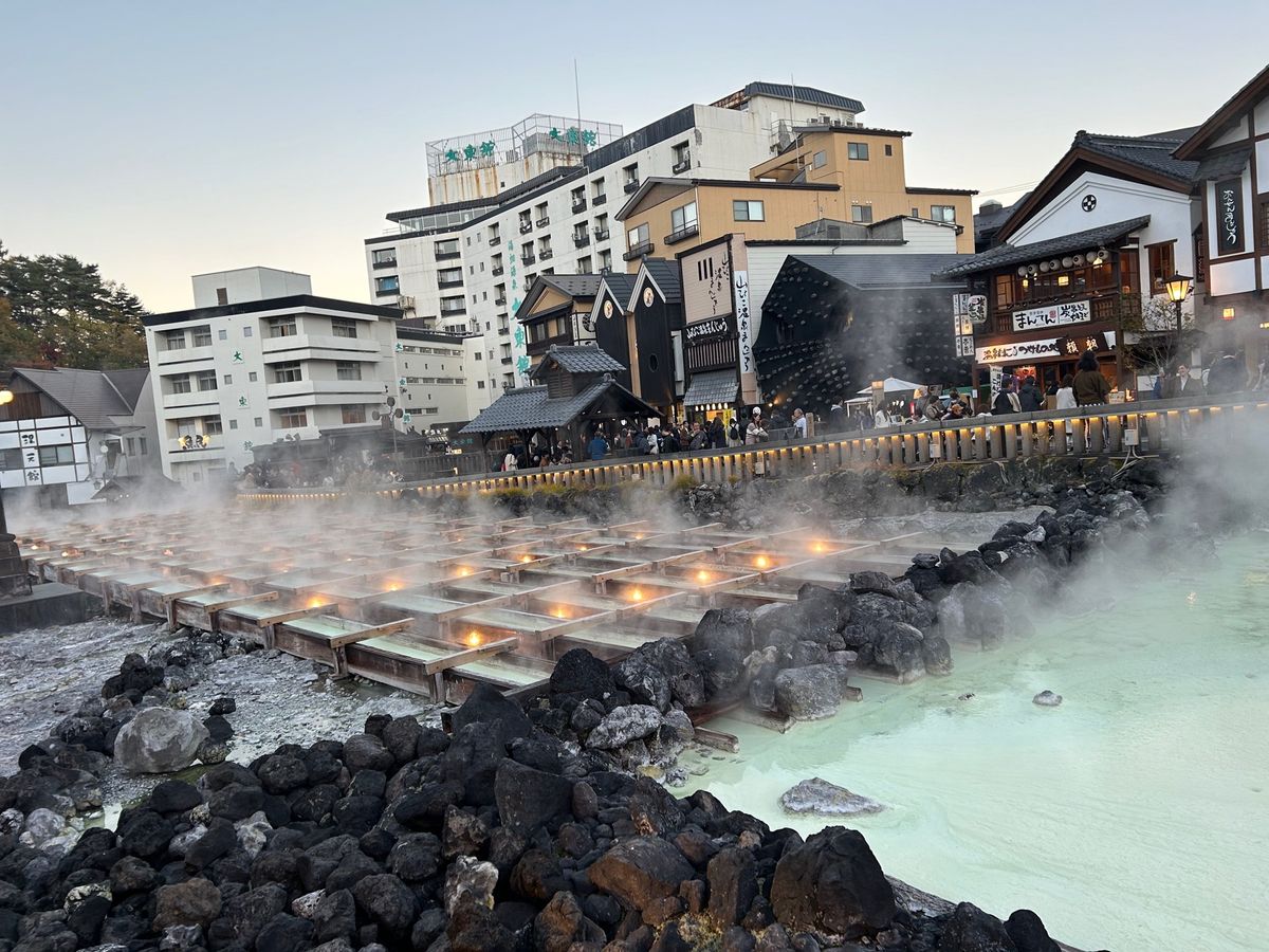 草津観光、人多し