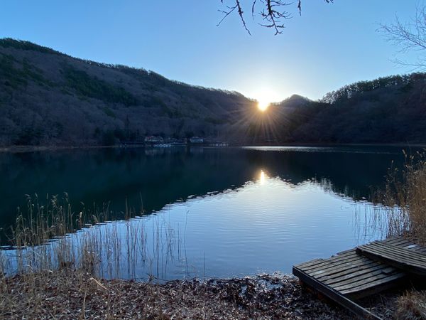 日本・山梨県「身延ゆるキャン旅3」の写真：四尾連湖