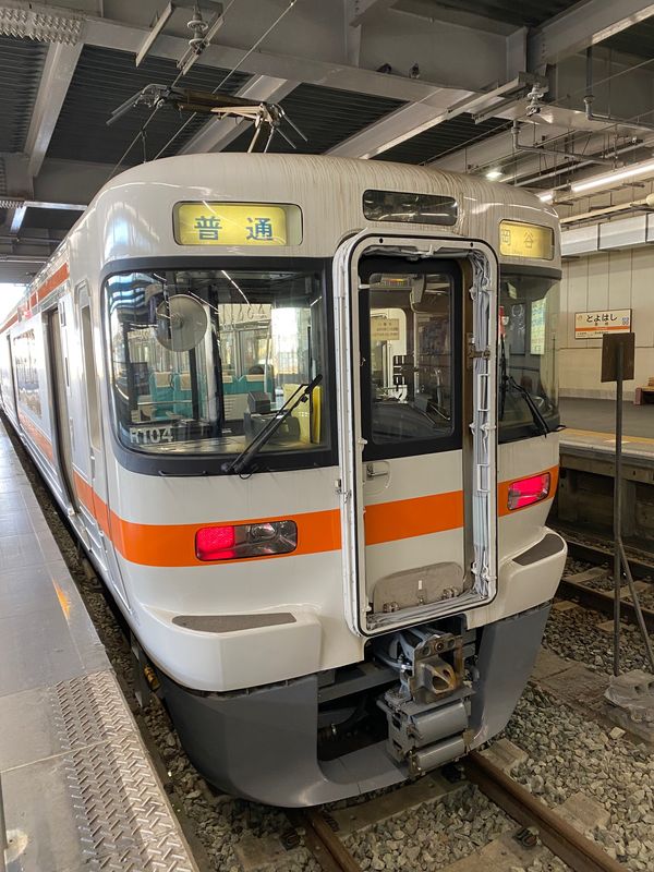 日本・長野県「飯田線の旅」の写真：10:42　豊橋発岡谷行