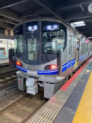 北陸本線で大聖寺駅へ