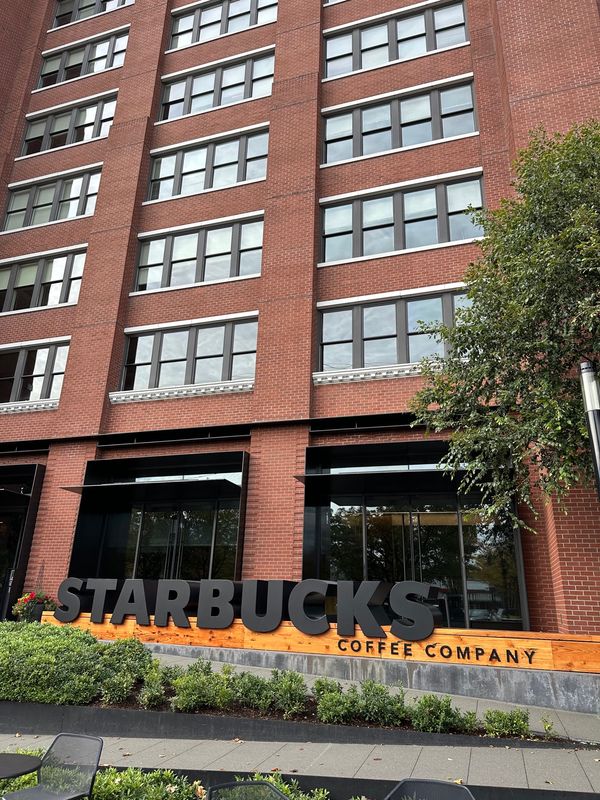 アメリカ(米国)・シアトル「シアトル留学　ダウンタウン旅」の写真：StarBucks quaraters