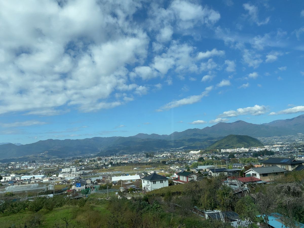 今回は信州松本・安曇野への旅行でした。松本までは新宿から特急あづさで。
