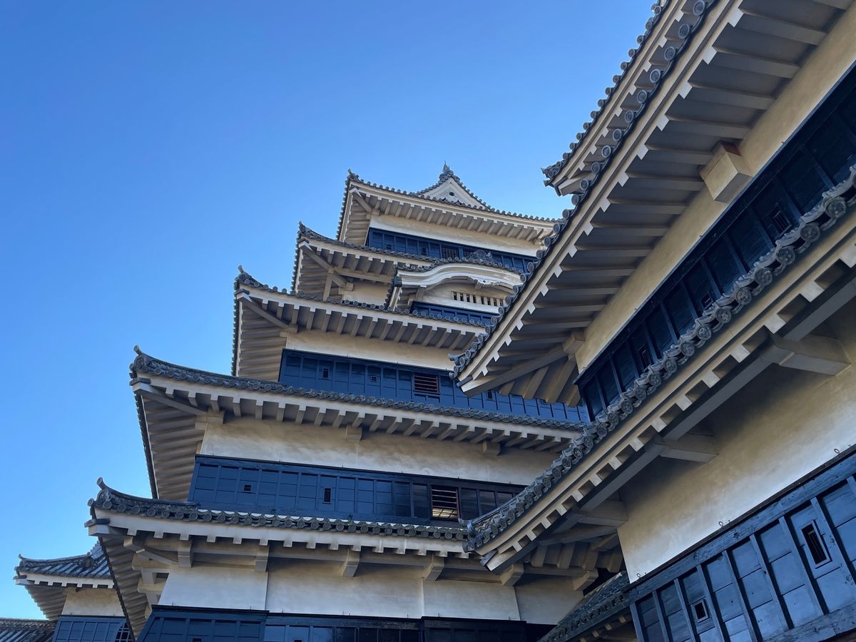 まずは国宝松本城へ。現存12天守の一つです。中に入るのは何年ぶりだろうか？