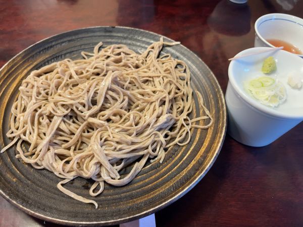 日本・長野県「2024年信州松本・安曇野家族旅行」の写真：松本に着いたら、お昼ご飯。お蕎麦をいただ...