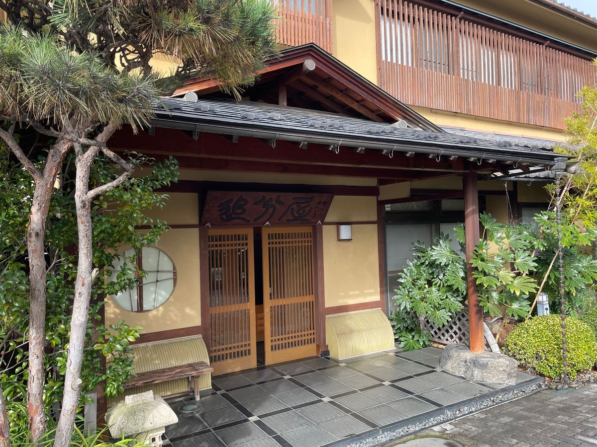 この日のお宿は松本市郊外にある美ヶ原温泉へ。なかなかいい感じの温泉旅館でした。