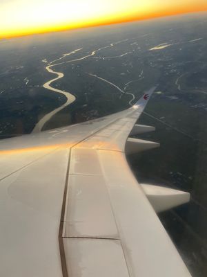 恐怖の上海浦東空港へ到着しました😱
やはり噂通り厳しかった😭

成田空港か...