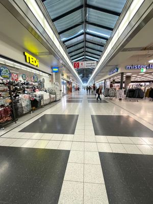 ローテンブルクにあるスーパーマーケット、カウフランド
(Kaufland)...