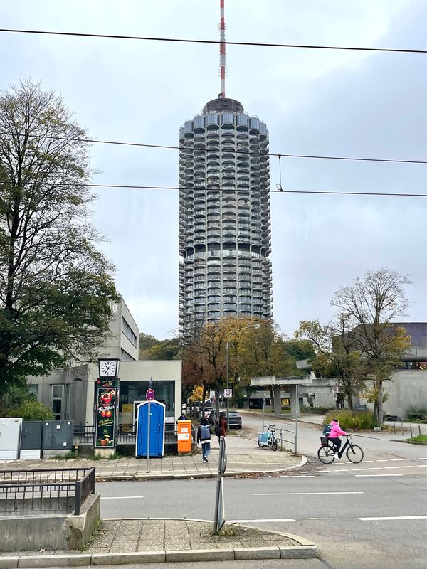 ドイツ・リューデスハイム「ドイツ満喫紀行」の写真：天空にそびえ立つとうもろこし🌽みたいなホ...