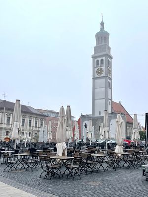 高さ70メートルのペルラッハ塔が見えました😊

ドイツ🇩🇪のアウクスブルク...