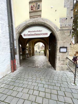 ドイツ🇩🇪ロマンチック街道の町、ローテンブルクは、メルヘンチックな街並みで...