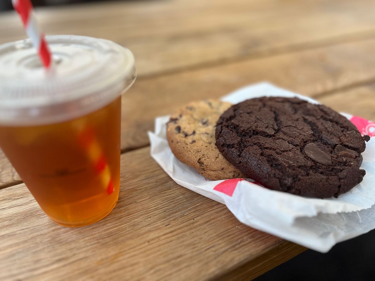 バラマーケットで買った、チョコレートブラウニーのクッキー美味しかった🍪😋