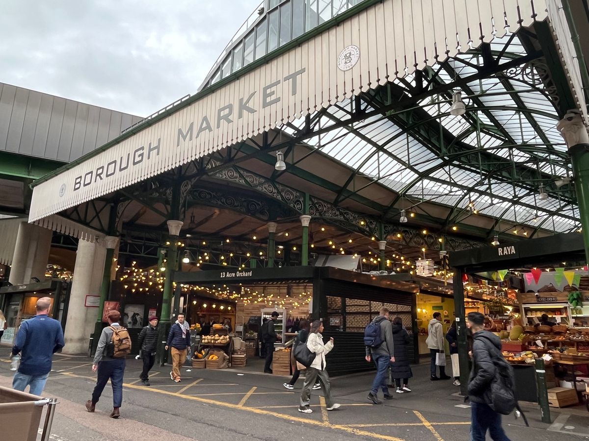 バラマーケットで買った、チョコレートブラウニーのクッキー美味しかった🍪😋
