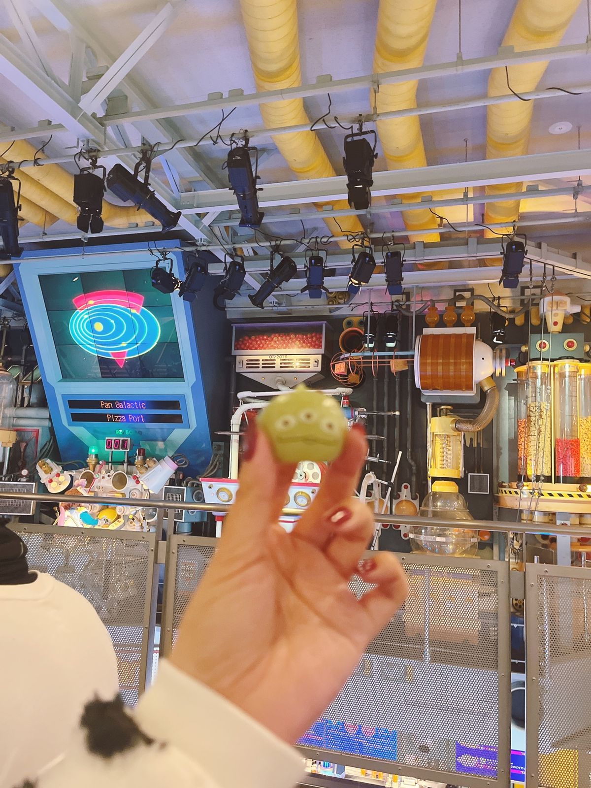 パンギャラクティックピザポート
バースデーシール貼ってたら、他のキャストさ...