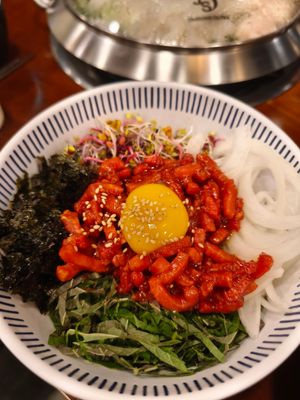 食事シリーズ。観光地よりも大学の近くで食べるご飯が安くて美味しかった。