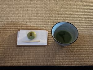 白雲洞茶苑でお茶をいただく。

お茶を飲みに強羅公園に行った。入場は有料だ...