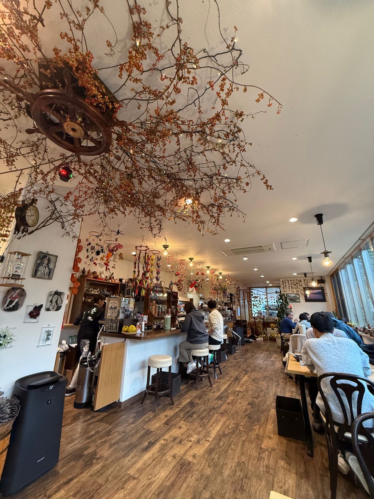 道を間違えつつも箱根強羅へ到着

強羅駅のすぐ近くにある餃子センターへ。
...