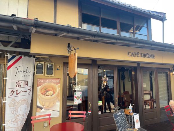 日本・群馬県「2024年群馬・紅葉狩りと世界遺産」の写真：富岡製糸場近くにあるカフェでオヤツタイム。